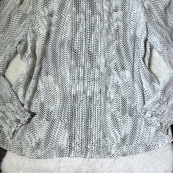 Apt. 9 Black and White Patterned Pleated Blouse - Picture 3 of 11